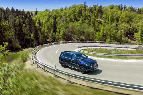 See Exterior Pics of the 2027 Mercedes-AMG GLS63