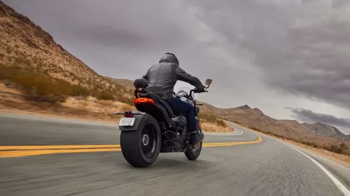These 5 Touring Motorcycles Easily Keep Up With Sport Bikes