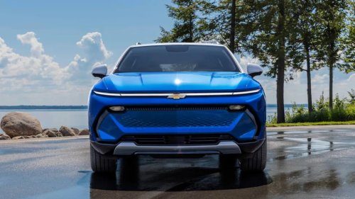 Chevrolet, Chevrolet Equinox, Chevrolet Equinox vs the Chevrolet Bolt - Which is the Better EV Bargain?