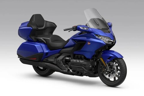Honda, Touring, Honda’s Genre-Defining Touring Bike Rolls into 2027 with a Vibrant New Look