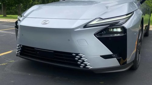 Lexus, Lexus IS, Lexus ES, The 2026 Lexus ES 500e is Better Than the Hybrid, and I Don’t Even Like EVs
