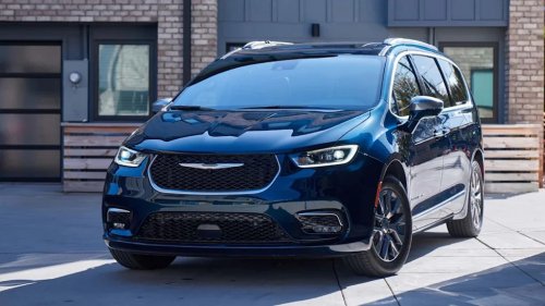 Chrysler, Chrysler Recalls America’s Only Plug-In Hybrid Minivan, Tells Owners To Park Outside