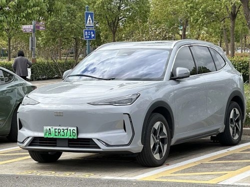 Tesla, Rivian, Tesla’s Semi Plant Opens, Rivian Recalls Nearly 99,000 EVs, and What Else Moved