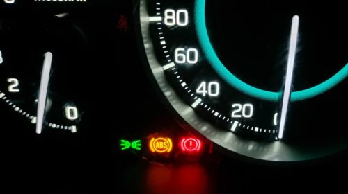 When The ABS Light Turns On, How Long Is It Safe To Keep Driving?