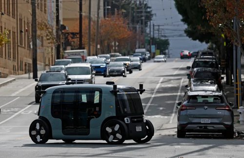 Robotaxi, Robotaxi firm Zoox issues recall after vehicle drives into smoke near Vegas fire scene
