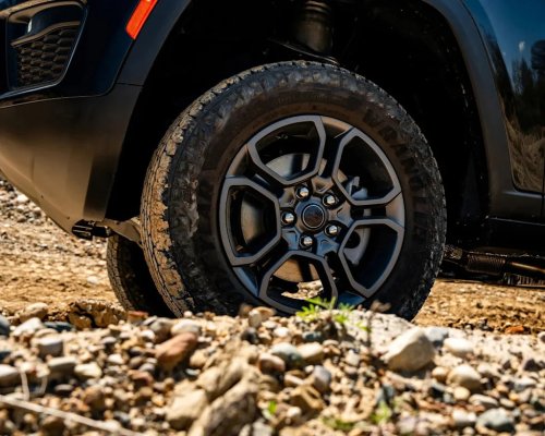Jeep’s Most Trail-Hungry Grand Cherokee Returns from Its Hiatus
