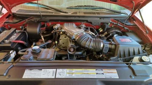 Ford, Ford F-150, Ford F-150 Lightning, Someone Bought A 3,000-Mile Ford F-150 SVT Lightning For The Price Of A New Entry-Level F-150