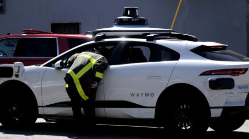 NHTSA Is Sick Of Self-Driving Cars Getting In The Way Of Emergency Responders