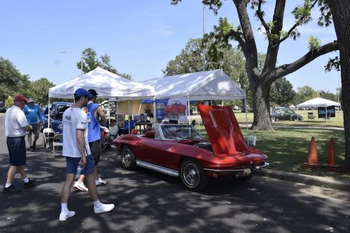 I'll drive a manual car wherever I find one. Here's why. | Opinion