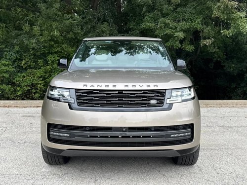 I Drove the Range Rover SE. It's a Like a Mountain Goat Dressed in Loro Piana