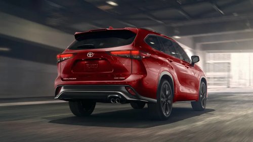 2026 Toyota Highlander vs. Subaru Ascent: The Cheaper SUV Still Loses