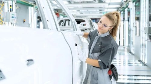 Who Owns Mercedes-Benz And Where Are Its Cars Made?