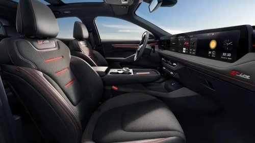 Ford, Ford Mondeo, Ford’s New Mondeo Hybrid in China Packs a 27-inch Screen You Can’t Miss