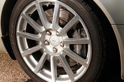 Aston Martin, Aston Martin Vanquish: culture shock