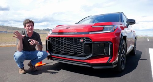 Toyota, Toyota RAV4, PHEV, Jeep, Jeep Wrangler, WATCH: Toyota RAV4 PHEV Beats 470-HP V8 Jeep Wrangler in a Drag Race