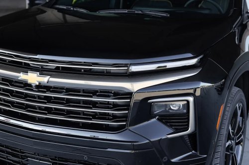 Chevy, View Exterior Photos of the 2027 Chevy Traverse High Country