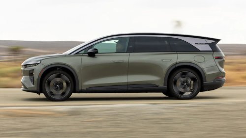 Lucid, The Lucid Gravity Just Got Hands-Free Driving, Smarter Navigation, and Better Charging Tools