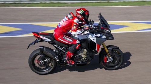 Touring, These 5 Touring Motorcycles Easily Keep Up With Sport Bikes