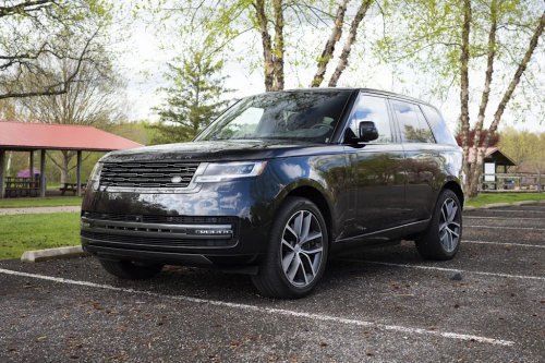 Range Rover SE Plug-In Hybrid Review: Extraordinarily Capable, Just Shy About It