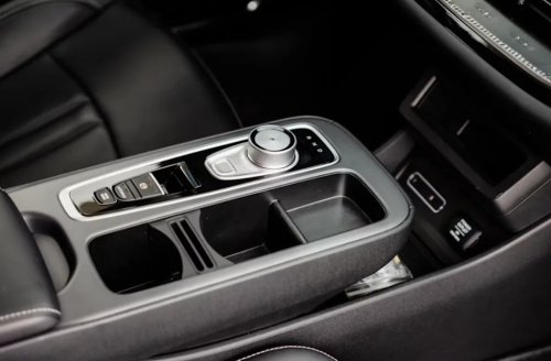 15 People Share Their Car’s Most Useless Feature