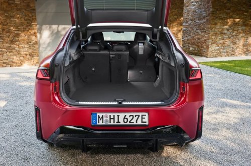 BMW’s Latest Neue Klasse EV Is the SUV-Coupe iX4