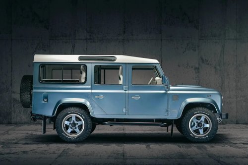 Land Rover, Rover, Ferrari, Land Rover’s OG Defender Stuns After a Classic Ferrari Treatment