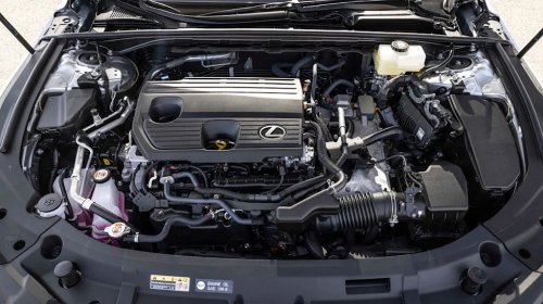 Lexus, Lexus IS, Lexus ES, Tested: The Lexus ES 350h Hybrid Wonders What the Big Hurry Is