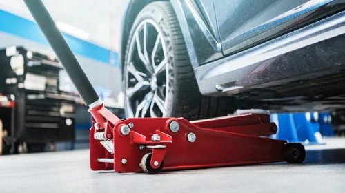 7 Tools To Always Bring On A Road Trip (And 3 To Leave At Home)