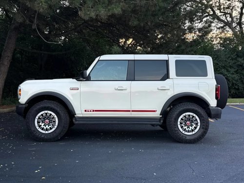 Ford, Ford Bronco, 2026 Ford Bronco Outer Banks 4x4 Review. It Best Toes the Line Between Town & Country