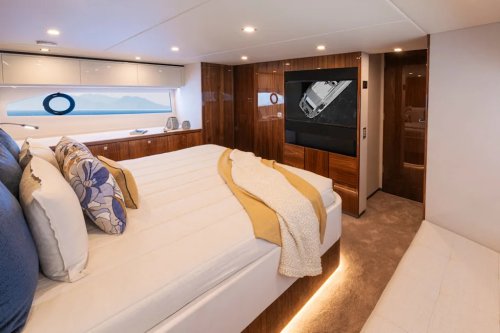 Riviera 5600 Sport Yacht Platinum Edition Reviewed