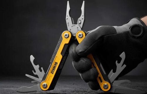 5 super-affordable DeWalt tools I always keep in my trunk
