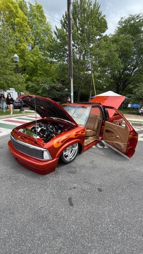 A Lowrider Meet Convinced Me: Enthusiasts Should Step Out of Their Comfort Zones