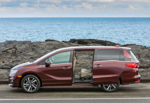 Honda, Honda Recalls 325,000 Odyssey Minivans After First Camera Fix Falls Short