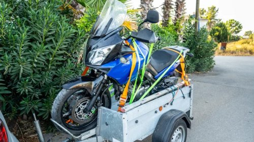 No Wheel Chock? Here's How To Tie Down A Motorcycle To A Trailer In A Pinch