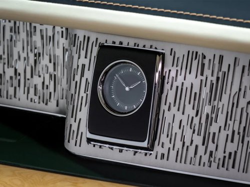 This Rolls-Royce Phantom One-Off Celebrates Hummingbirds By Using Abalone Shells