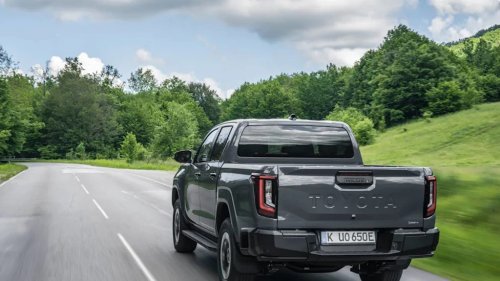 Toyota, Toyota Hilux, Toyota’s Electric Hilux Sounds Tough Until You See The Range And Towing