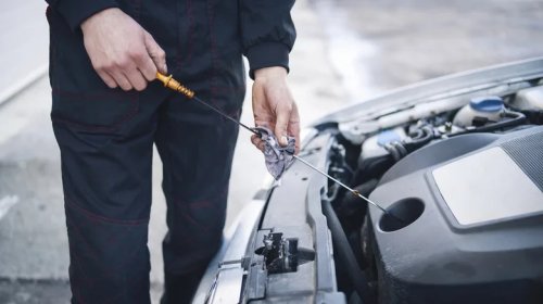 5 Signs You're Using The Wrong Motor Oil For Your Car