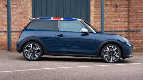 The New Mini Cooper Heritage Edition Is a Cheeky Slice of Britain