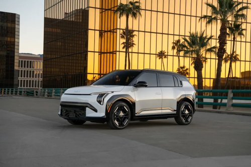 Kia, Kia’s Newest EV Comes in Well Below $35,000, Offers up to 321 Miles of Range