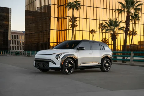 Kia’s Newest EV Comes in Well Below $35,000, Offers up to 321 Miles of Range