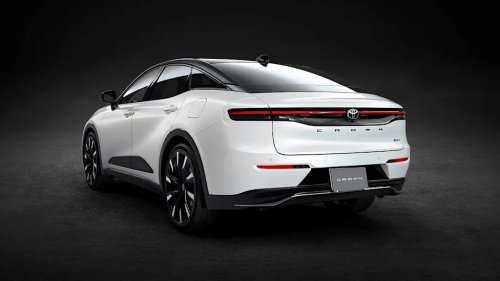 Toyota, Toyota Crown, Toyota Is Refreshing The Crown, While The Signia Steals the Show