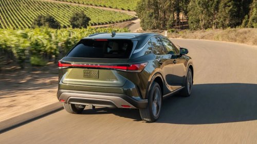 Hybrid vs Plug-In Hybrid: The Outlet Changes Everything