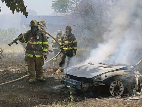 Chevrolet, Chevrolet Camaro, Classic Chevrolet Camaro Explodes Into Flames After Backfire — Fireball Sends Black Smoke Over Highway