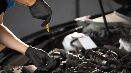What Does It Mean If Your Engine Oil Is Green Or Blue?