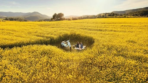 Vespa’s 80th Anniversary Party Might Be The Most Italian Thing Ever