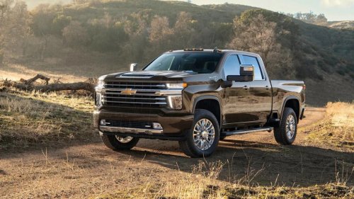 GM, GM Lawsuit Says Silverado And Sierra Trucks Can Leak Water Into The Cabin