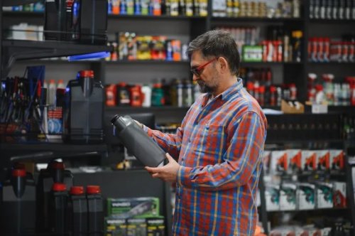 Gas War: Retailer Introduces Motor Oil Rationing