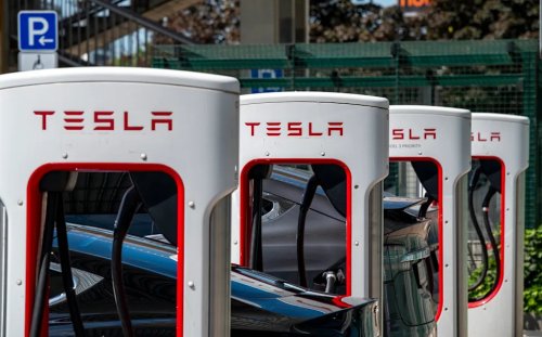 Tesla owner tests Superchargers on 700-mile drive to Arkansas with no backup plan