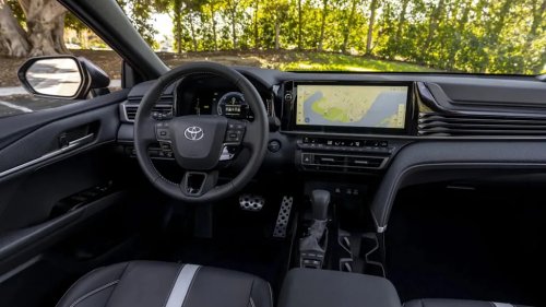Toyota recalls 508K Camry Hybrids for blank instrument cluster displays