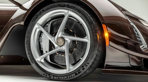 The $2,750,000, 3D-Printed Czinger 21C Spyder Makes 3,267 Pounds of Downforce—Roofless